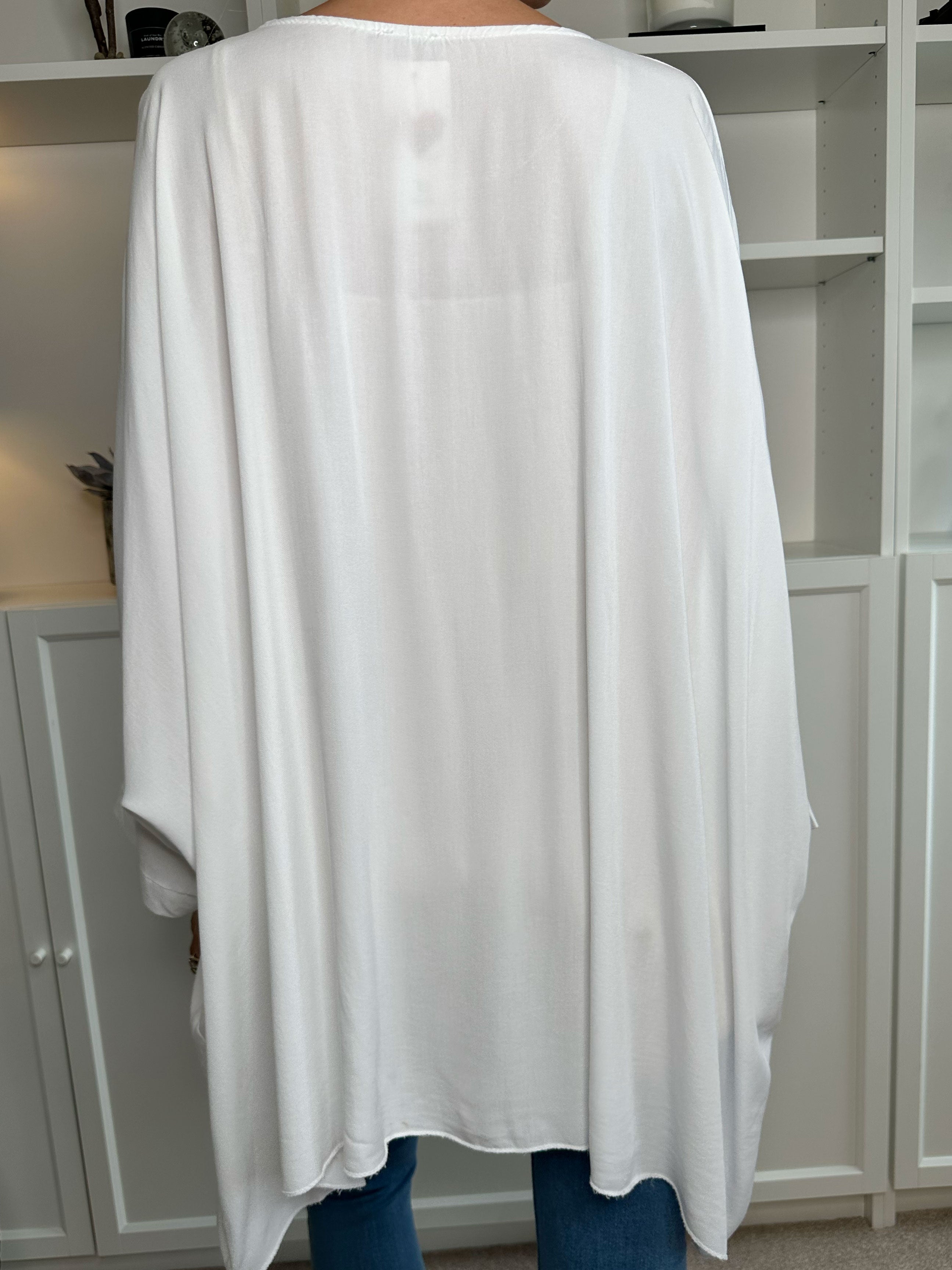 Hope Short - Cool oversize blus med motiv framtill